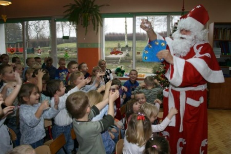 9.12.2009 Mikołajkowy występ iluzjonisty