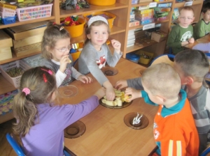 8.04.2011 Zajęcie otwarte w grupie Średniaków