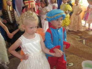 21.06.2012 Przedstawienie Królewna Gburka w wykonaniu Średniaków