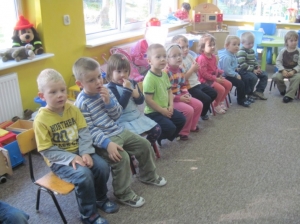 11.10.2012r. Wizyta pana listonosza w grupie maluszków