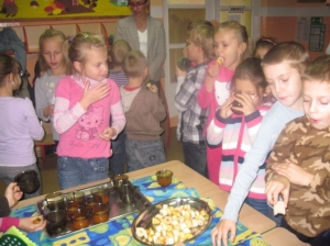 24.10.2012r. Wizyta uczniów klas pierwszych ze Szkoły Podstawowej w Wicku