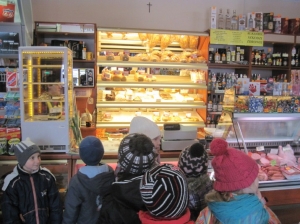 14.03.2013r. Wizyta Starszaków w pobliskim sklepie spożywczym