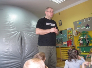 25.04.2013r. Pokaz astronomiczny w przenośnym planetarium