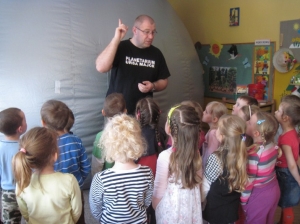 25.04.2013r. Pokaz astronomiczny w przenośnym planetarium