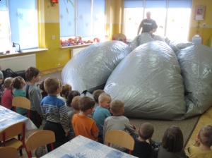 25.04.2013r. Pokaz astronomiczny w przenośnym planetarium