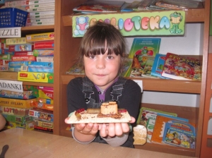 10.05.2013r. Słodkie - waflowe domki w grupie Straszaków