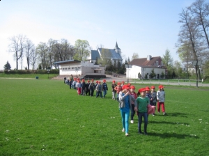 07.05.2013r. Spotkanie ze strażakami na stadionie w Charbrowie