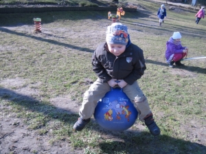 21.02.2104r Jak aktywnie spędzamy czas w ogrodzie przedszkolnym