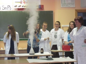 16.06.2014r Wizyta w pracowni chemicznej w Gimnazjum w Łebie