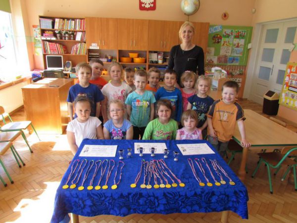 15.04.2016 Nauka wiązania butów