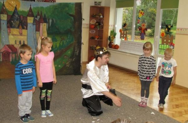 25.10.2017r. Przedstawienie teatralne pt. ,,Magia słów”