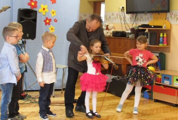 08.03.2019 Koncert muzyczny pt.