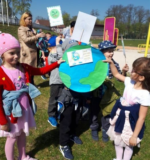 25.04.2019 Światowy Dzień Ziemi - zabawy i gry terenowe