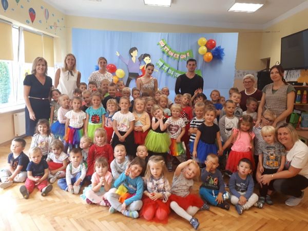18.09.2019 Spotkanie z tancerzami-Taniec, pasja, ruch, zabawa –roztańczone przedszkolaki !