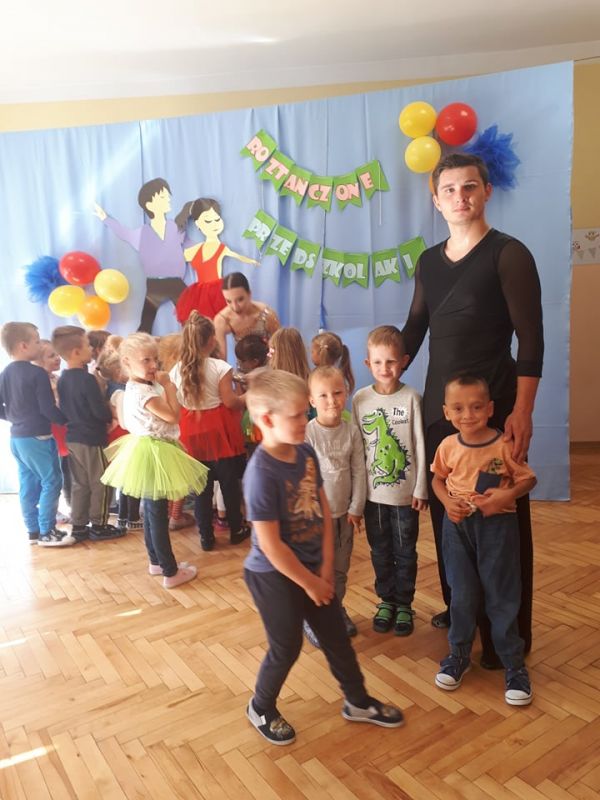 18.09.2019 Spotkanie z tancerzami-Taniec, pasja, ruch, zabawa –roztańczone przedszkolaki !