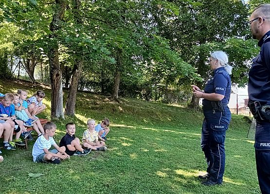 Grafika 9: Bezpieczny przedszkolak - Wakacyjne spotkanie z policjantami