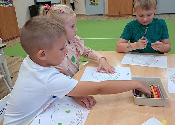 Dzień kropki w grupie Starszaków