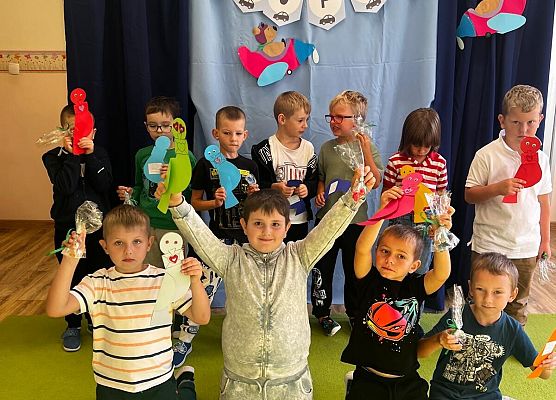 Grafika 9: 30.09.2024 Dzień Chłopaka gr III