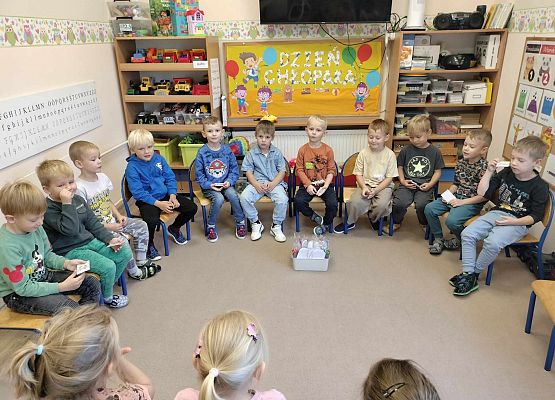 Grafika 33: 30.09.2024 Dzień Chłopaka gr II