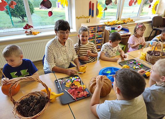 Grafika 8: 25.10.2024 Warsztaty kreatywne z Seniorami  z Klubu Seniora w Wicku