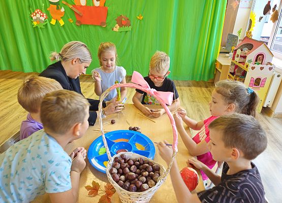 Grafika 14: 25.10.2024 Warsztaty kreatywne z Seniorami  z Klubu Seniora w Wicku