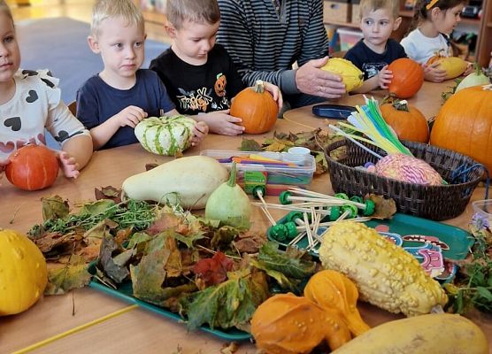 Grafika 63: 25.10.2024 Warsztaty kreatywne z Seniorami  z Klubu Seniora w Wicku