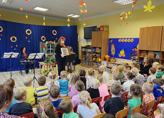 Grafika 18: 29.10.2024 Bajka muzyczna pt. "Kwiatki z kwiateczkowa"