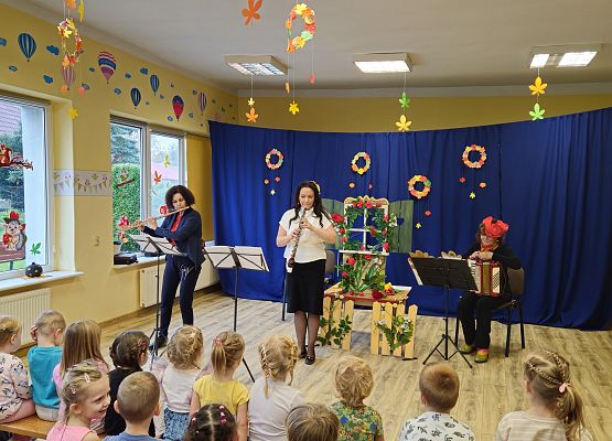 Grafika 20: 29.10.2024 Bajka muzyczna pt. "Kwiatki z kwiateczkowa"