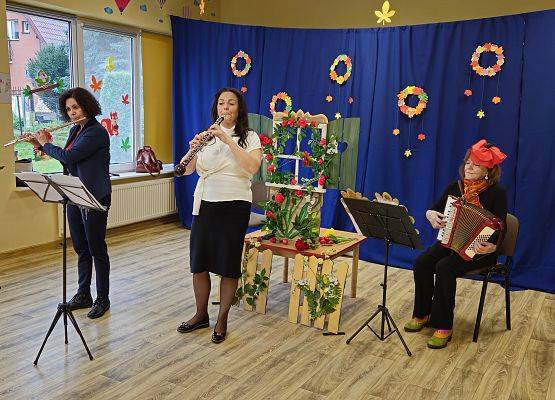 Grafika 21: 29.10.2024 Bajka muzyczna pt. "Kwiatki z kwiateczkowa"