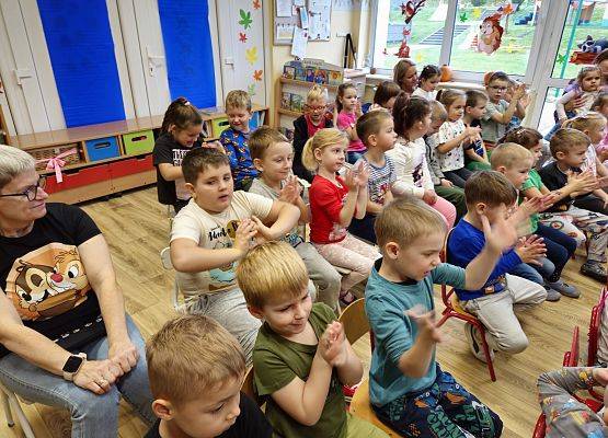 Grafika 22: 29.10.2024 Bajka muzyczna pt. "Kwiatki z kwiateczkowa"