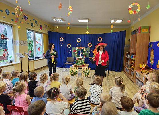 Grafika 24: 29.10.2024 Bajka muzyczna pt. "Kwiatki z kwiateczkowa"