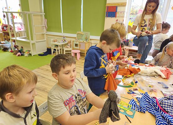 Grafika 9: 05.11.2024 Dzień Postaci z Bajek gr III