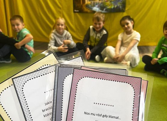 Grafika 16: 05.11.2024 Dzień Postaci z Bajek gr III