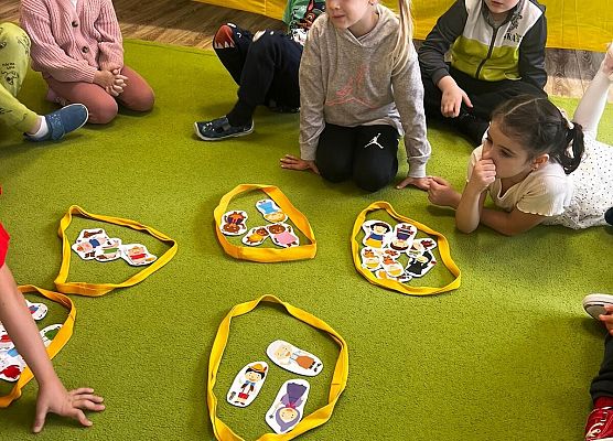 Grafika 32: 05.11.2024 Dzień Postaci z Bajek gr III