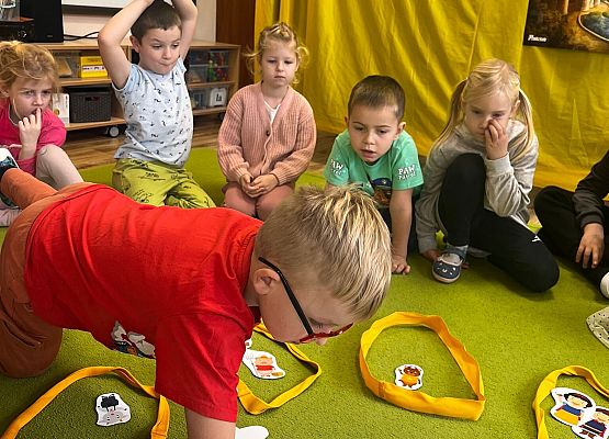 Grafika 37: 05.11.2024 Dzień Postaci z Bajek gr III