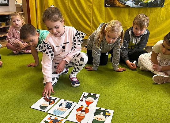 Grafika 43: 05.11.2024 Dzień Postaci z Bajek gr III