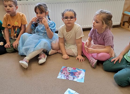 Grafika 19: 05.11.2024 Dzień Postaci z Bajek gr II