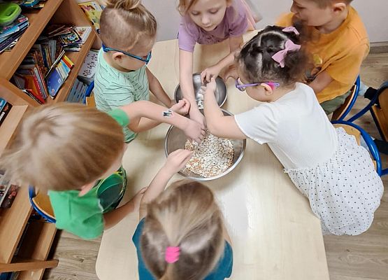 Grafika 28: 05.11.2024 Dzień Postaci z Bajek gr II