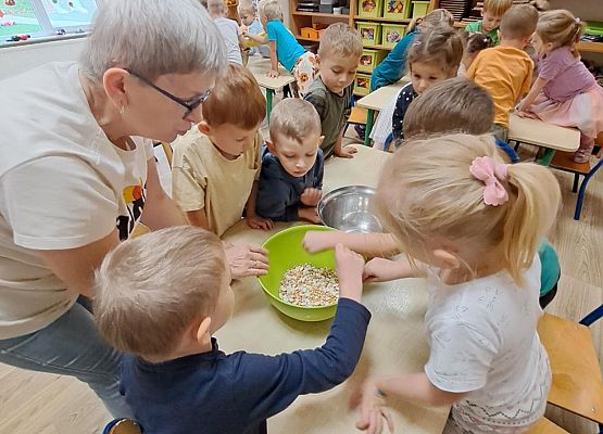 Grafika 21: 05.11.2024 Dzień Postaci z Bajek gr II