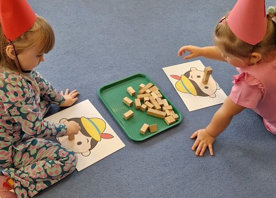 Grafika 9: 05.11.2024 Dzień Postaci z Bajek gr I