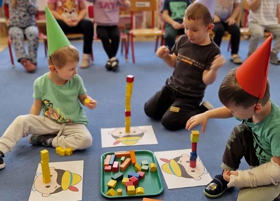 Grafika 10: 05.11.2024 Dzień Postaci z Bajek gr I