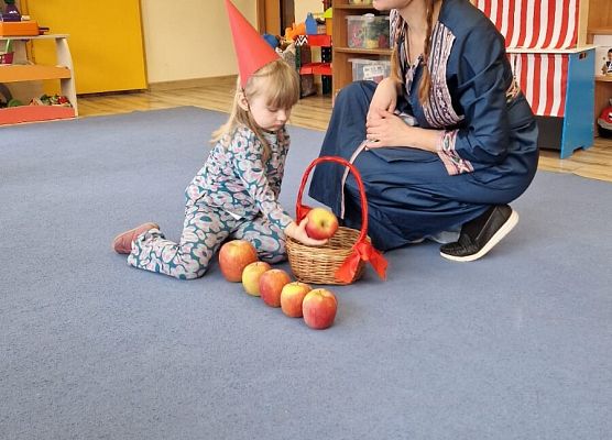 Grafika 13: 05.11.2024 Dzień Postaci z Bajek gr I