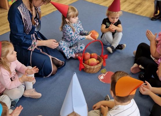 Grafika 36: 05.11.2024 Dzień Postaci z Bajek gr I