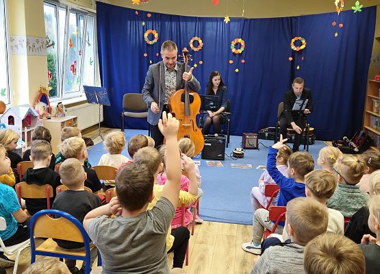 Grafika 8: 12.11.2024 Audycja muzyczna pt. "Muzyczne Zoo"