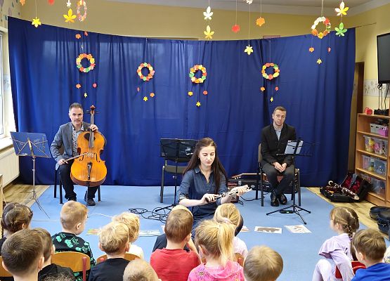 Grafika 11: 12.11.2024 Audycja muzyczna pt. "Muzyczne Zoo"