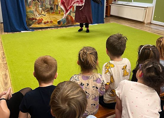Grafika 7: Przedstawienie  teatralne pt. Niezwykła ryba"