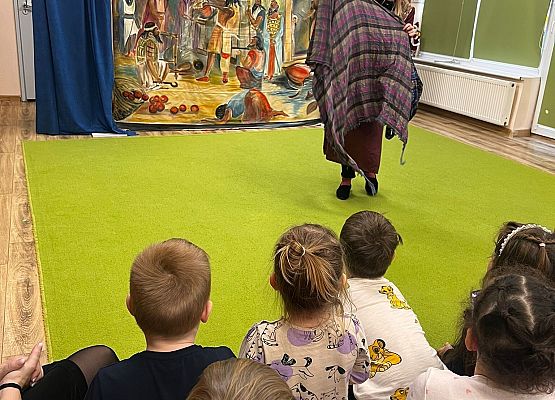 Grafika 8: Przedstawienie  teatralne pt. Niezwykła ryba"
