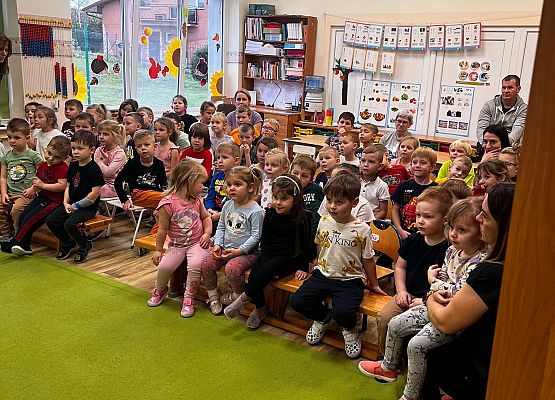 Grafika 12: Przedstawienie  teatralne pt. Niezwykła ryba"