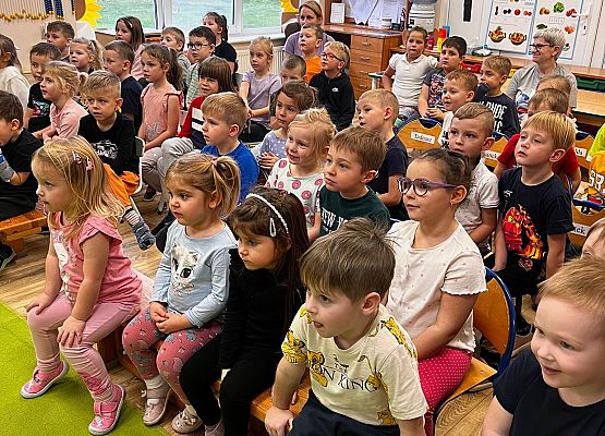 Grafika 18: Przedstawienie  teatralne pt. Niezwykła ryba"