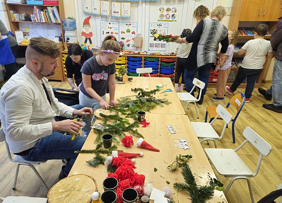 Grafika 13: 03.12.2024 Świateczne warsztaty gr III